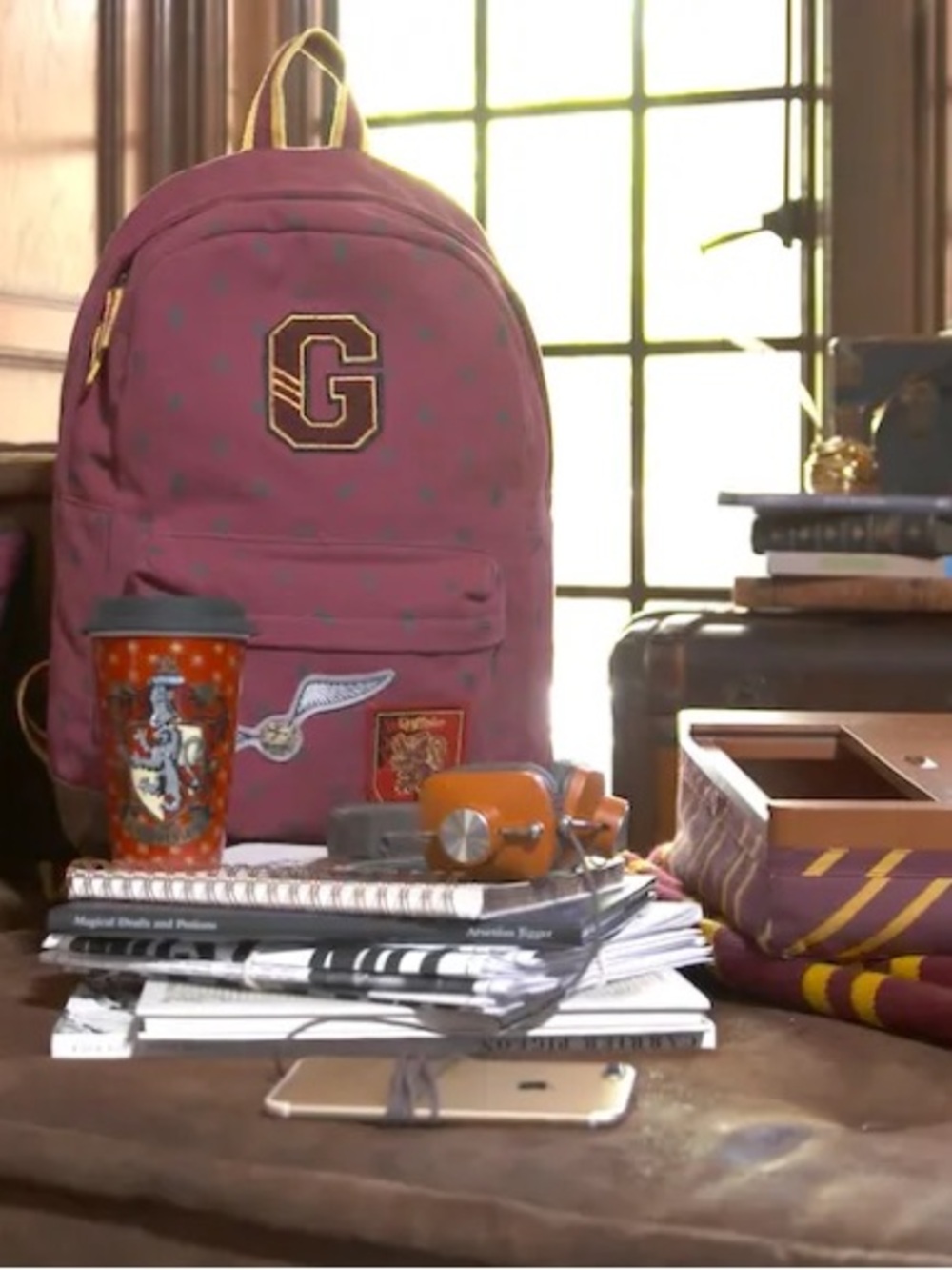 HARRY POTTER GRYFFINDOR Backpack - Picture 2 of 13